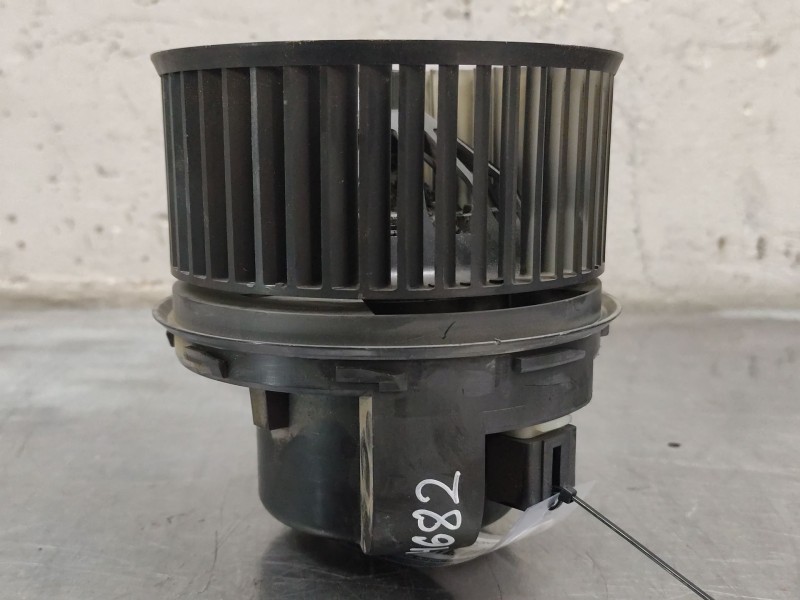 Recambio de ventilador calefaccion para ford focus c-max (cap) ambiente (d) referencia OEM IAM 18456  