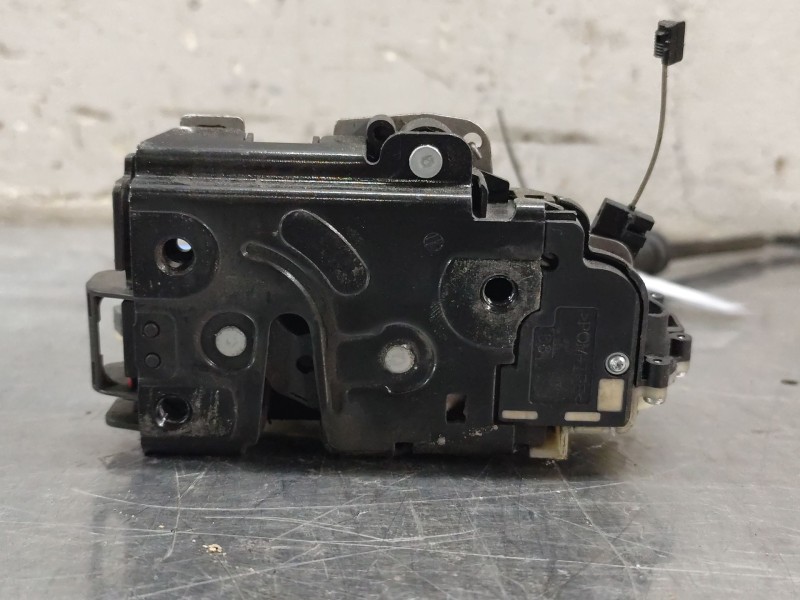 Recambio de cerradura puerta trasera izquierda para seat ibiza iii (6l1) 1.9 tdi referencia OEM IAM 3B4839015AN  