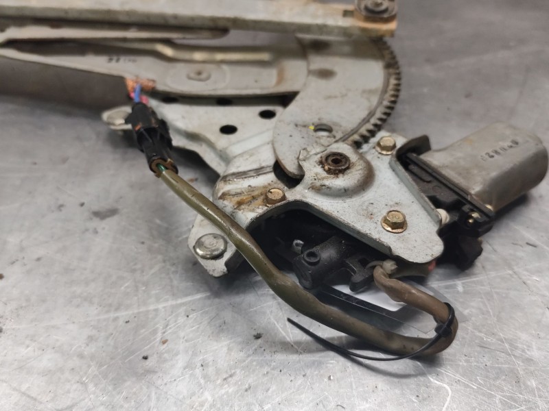 Recambio de elevalunas delantero derecho para kia carens 2.0 crdi ex monovolumen referencia OEM IAM XH004P0  