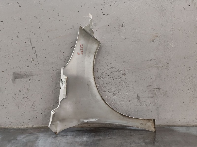 Recambio de aleta delantera izquierda para peugeot 207 sw confort referencia OEM IAM   