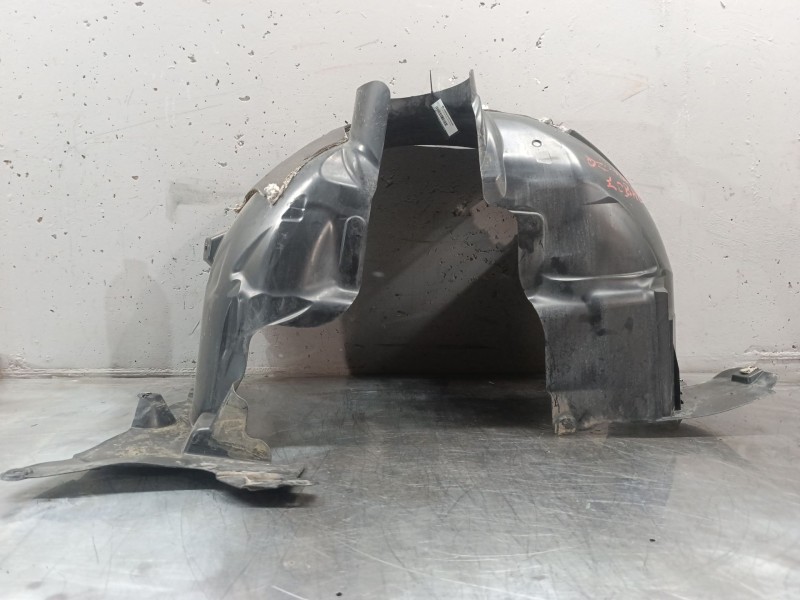 Recambio de paso de rueda delantero izquierdo para infiniti q30 1.5 d referencia OEM IAM   