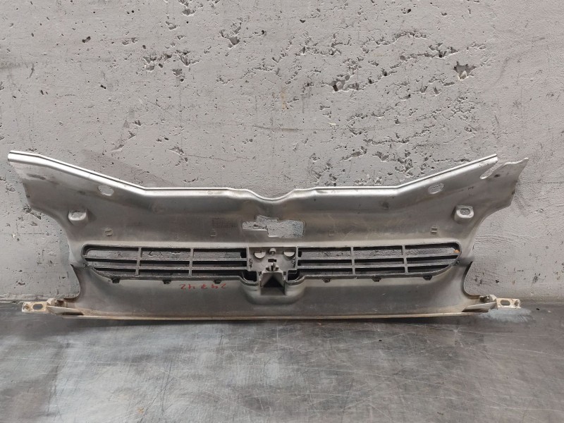 Recambio de rejilla delantera para peugeot partner (s1) combispace referencia OEM IAM   