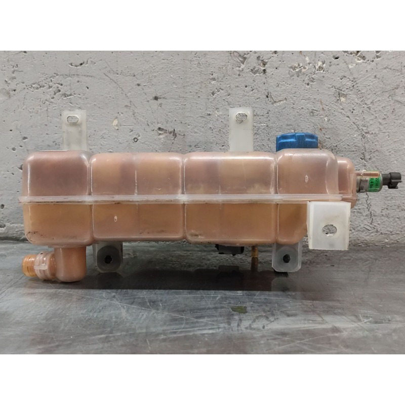 Recambio de deposito expansion para iveco daily config. paquetería cabina simple 35s... batalla 3750 referencia OEM IAM   