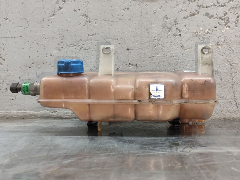 Recambio de deposito expansion para iveco daily config. paquetería cabina simple 35s... batalla 3750 referencia OEM IAM   