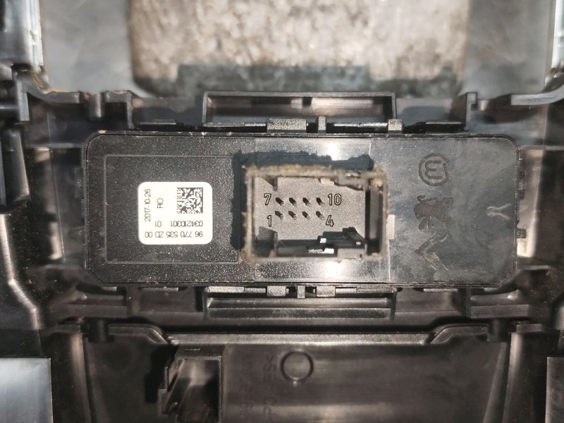 Recambio de consola central para peugeot 308 active referencia OEM IAM   