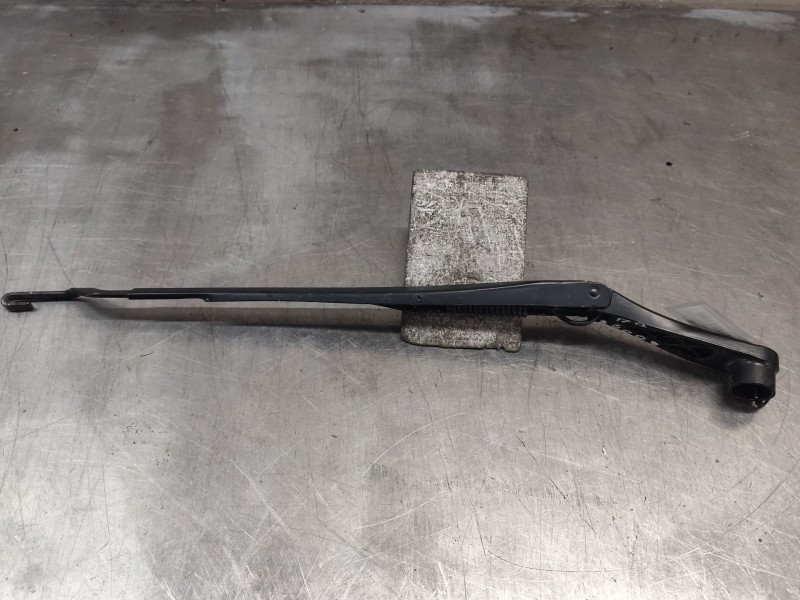 Recambio de brazo limpia delantero izquierdo para hyundai i30 (gd) 1.6 crdi referencia OEM IAM   