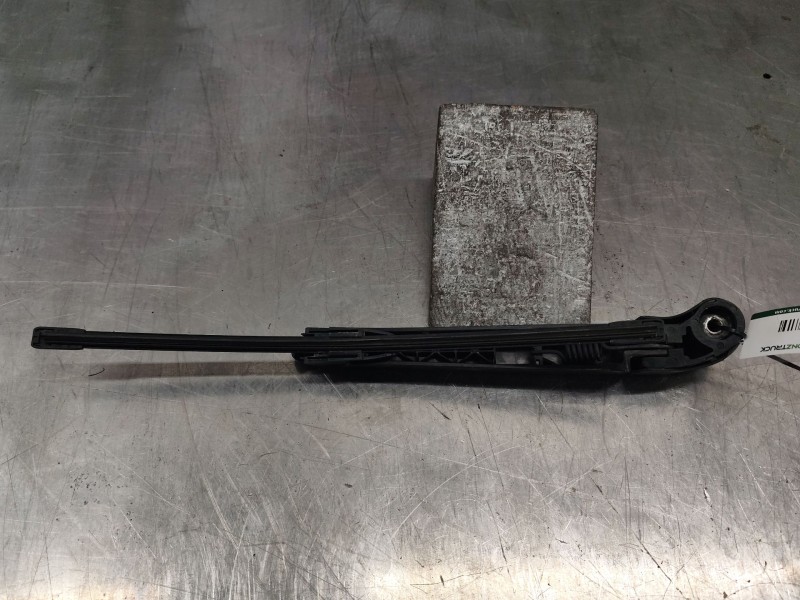 Recambio de brazo limpia trasero para hyundai i30 (gd) 1.6 crdi referencia OEM IAM   