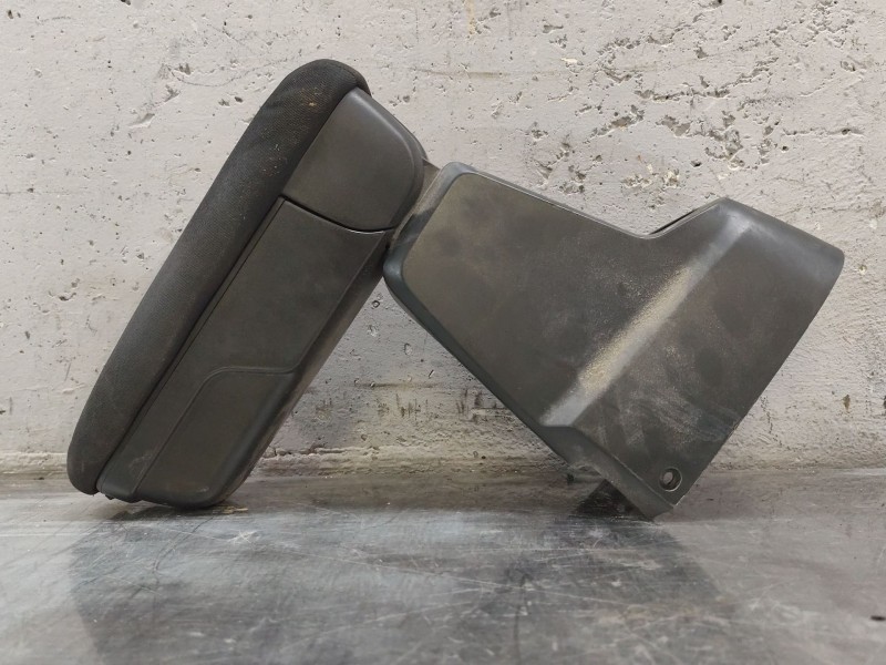 Recambio de apoyabrazos central para renault clio iv (bh_) 0.9 tce 90 referencia OEM IAM   