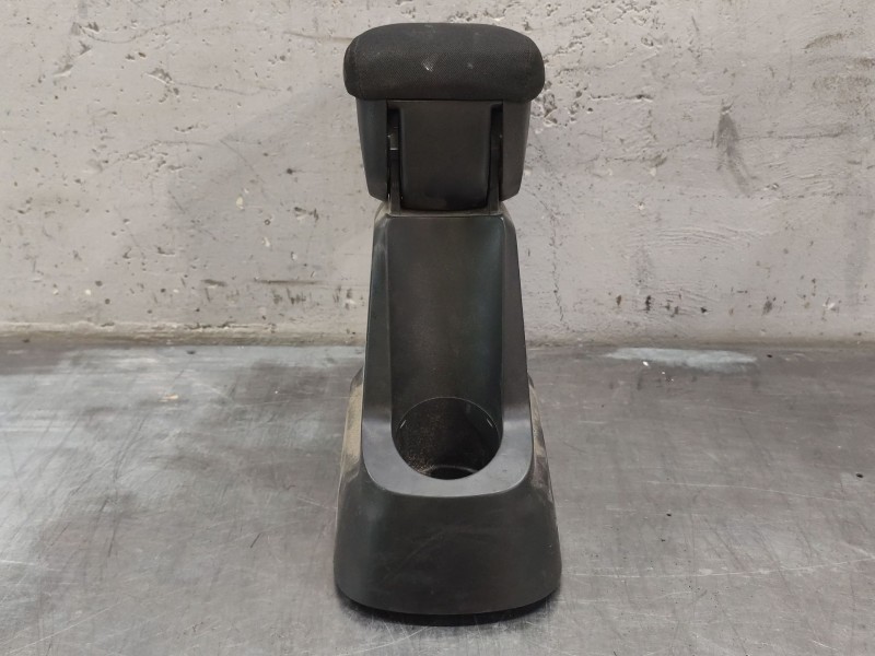 Recambio de apoyabrazos central para renault clio iv (bh_) 0.9 tce 90 referencia OEM IAM   