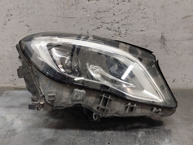 Recambio de faro derecho para mercedes-benz clase gla (x156) gla 200 (156.943) referencia OEM IAM A1569067000  