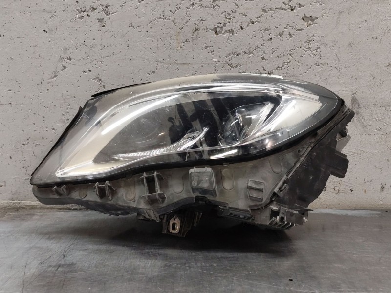 Recambio de faro izquierdo para mercedes-benz clase gla (x156) gla 200 (156.943) referencia OEM IAM A1569066900  