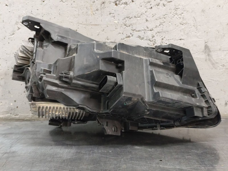 Recambio de faro izquierdo para mercedes-benz clase gla (x156) gla 200 (156.943) referencia OEM IAM A1569066900  