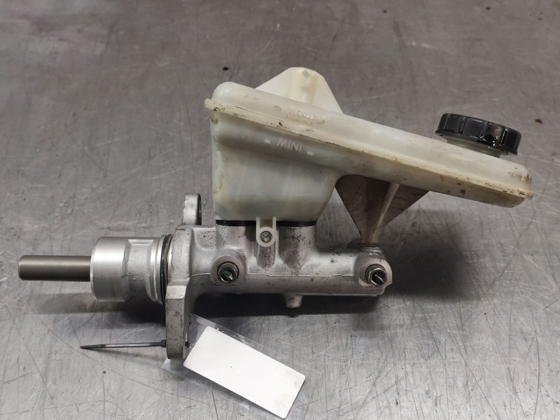 Recambio de bomba freno para renault trafic combi (ab 4.01) referencia OEM IAM   