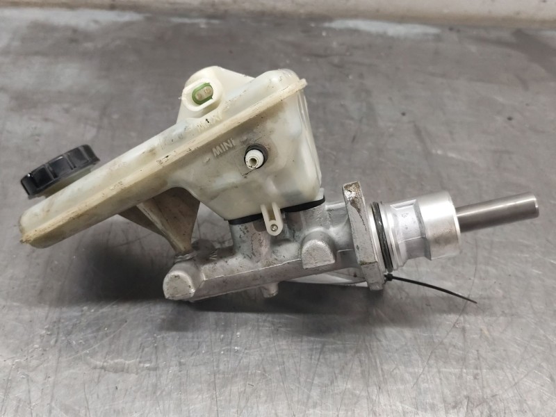 Recambio de bomba freno para renault trafic combi (ab 4.01) referencia OEM IAM   