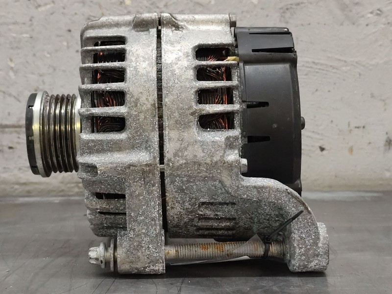 Recambio de alternador para bmw 3 (f30, f80) 320 d referencia OEM IAM FG18D111  