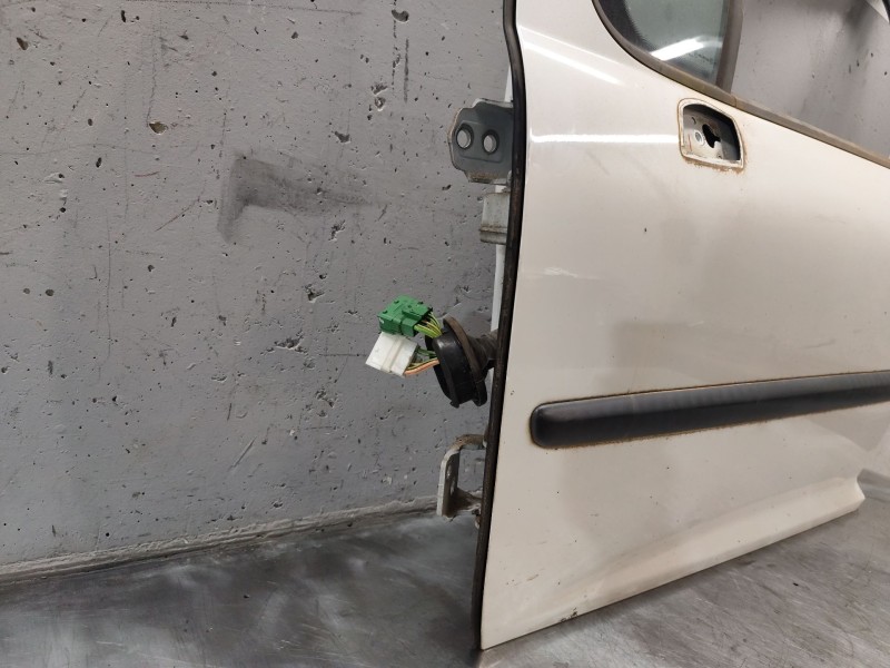 Recambio de puerta delantera izquierda para peugeot 207 sw confort referencia OEM IAM   