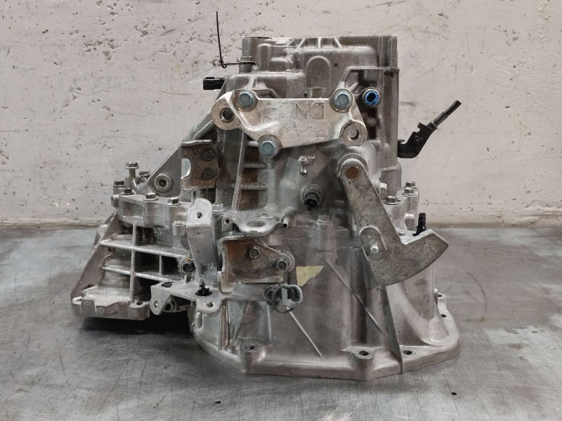 Recambio de caja cambios para nissan x-trail ii (t31) 2.0 dci 4x4 referencia OEM IAM 32010JG76E  