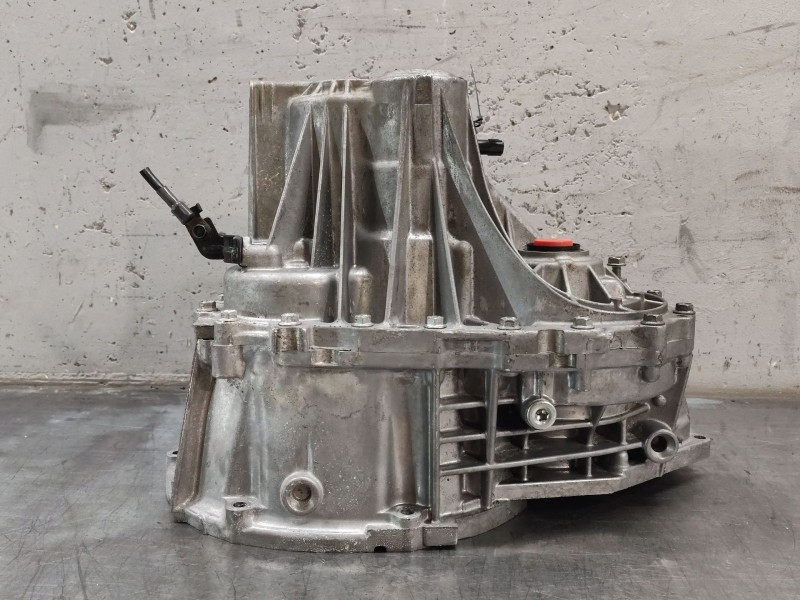 Recambio de caja cambios para nissan x-trail ii (t31) 2.0 dci 4x4 referencia OEM IAM 32010JG76E  