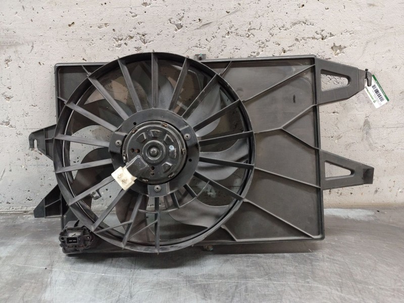 Recambio de electroventilador para ford mondeo iii sedán (b4y) 2.0 16v referencia OEM IAM 7726000501  
