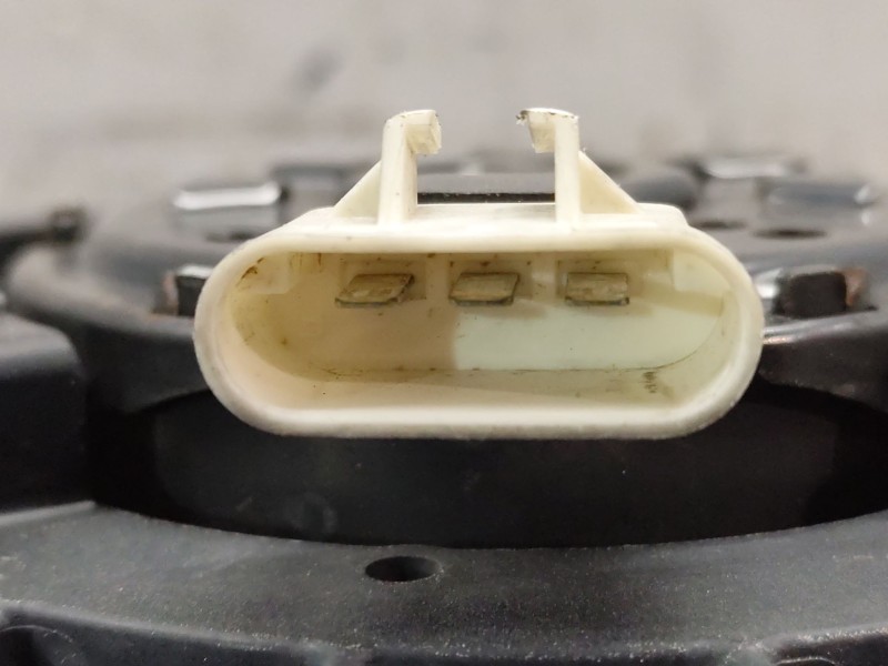 Recambio de electroventilador para ford mondeo iii sedán (b4y) 2.0 16v referencia OEM IAM 7726000501  