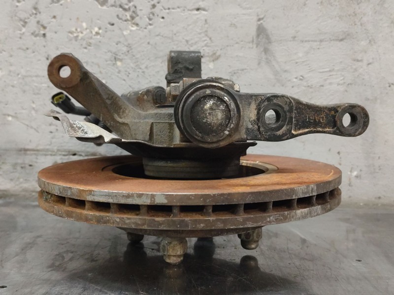 Recambio de mangueta delantera izquierda para kia carens 2.0 crdi ex monovolumen referencia OEM IAM   