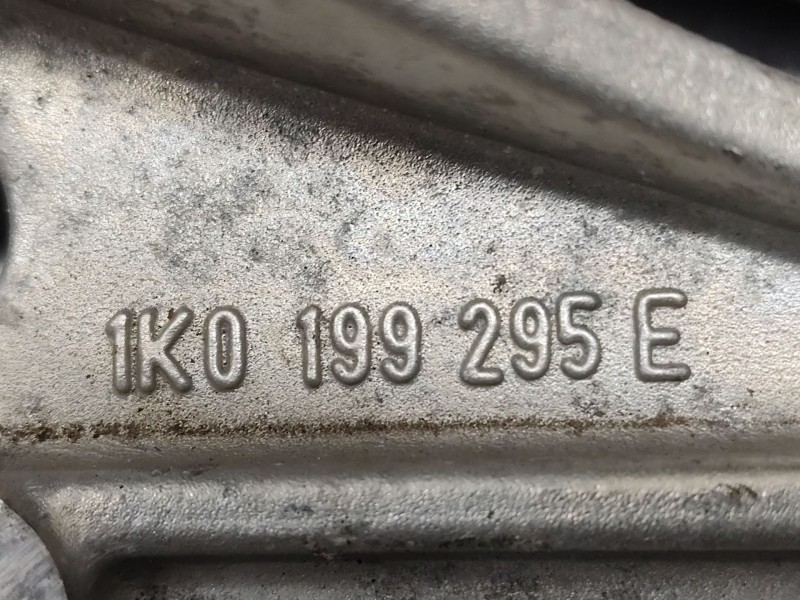 Recambio de brazo suspension inferior delantero izquierdo para volkswagen golf vi (5k1) rabbit referencia OEM IAM   