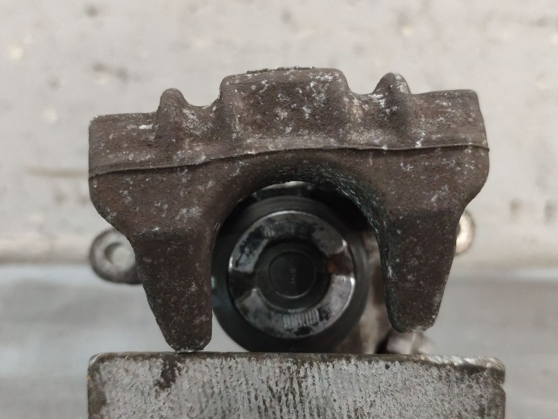 Recambio de pinza freno trasera derecha para audi a4 berlina (8e) 1.9 tdi referencia OEM IAM   