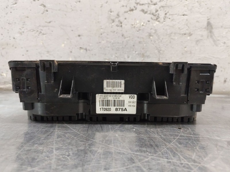 Recambio de cuadro instrumentos para volkswagen touran (1t3) 1.6 tdi referencia OEM IAM 1t0920875  