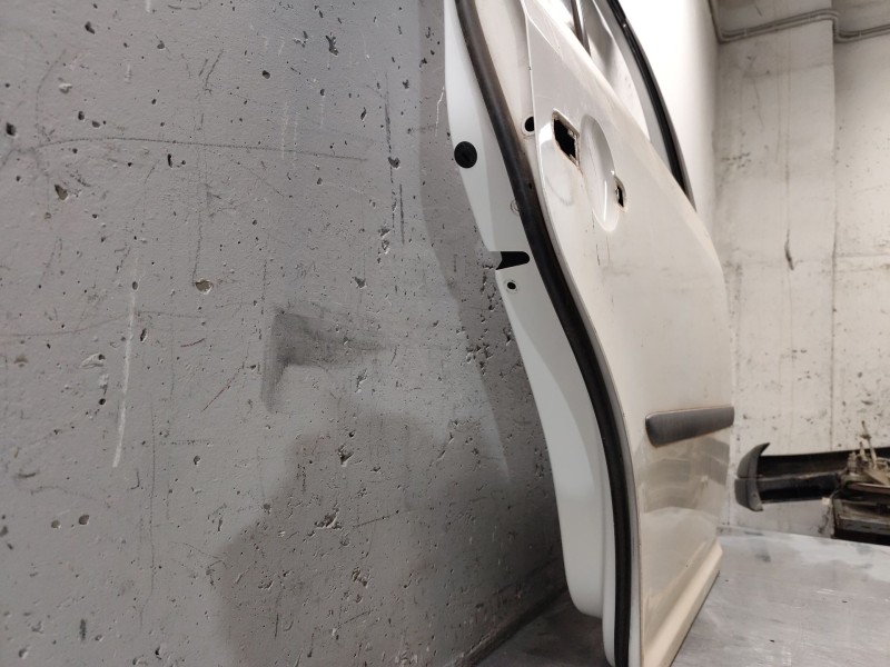 Recambio de puerta trasera derecha para volkswagen touran (1t3) 1.6 tdi referencia OEM IAM   