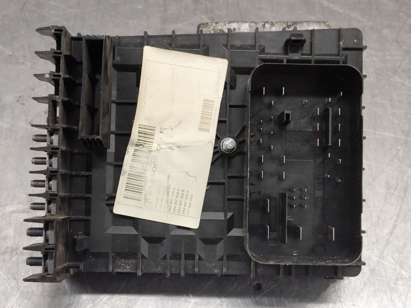 Recambio de caja reles / fusibles para volkswagen touran (1t3) 1.6 tdi referencia OEM IAM 1219500522e  