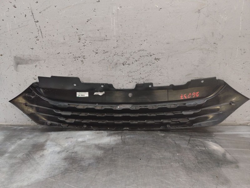 Recambio de rejilla delantera para iveco daily vi furgoneta 33s12, 35s12, 35c12 referencia OEM IAM   