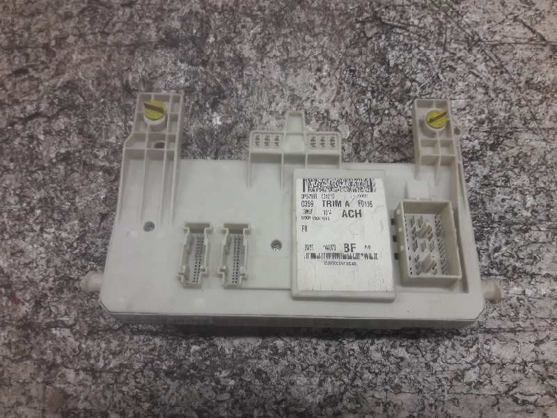 Recambio de caja reles / fusibles para ford focus c-max (cap) connection referencia OEM IAM 3M5T14014ACH 3M5T14A073BF 3M5T14A073