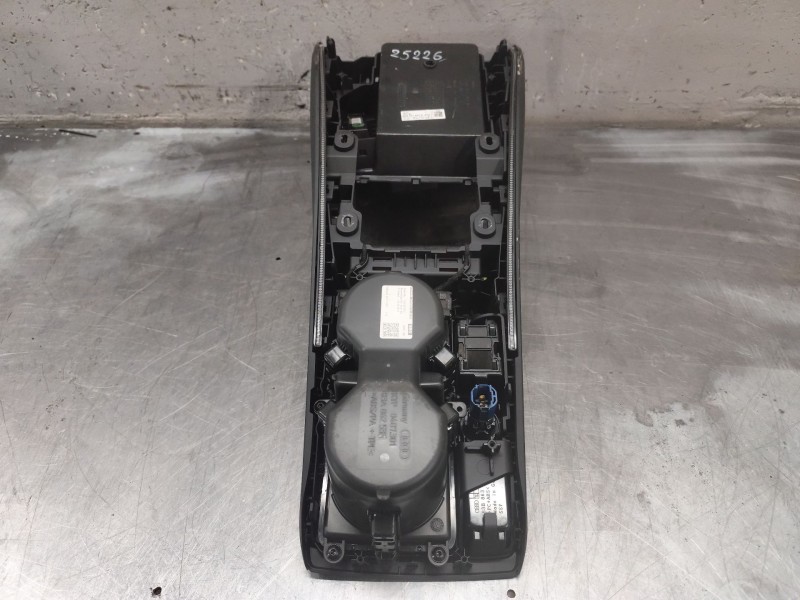 Recambio de consola central para audi q3 (f3b) 35 tdi quattro referencia OEM IAM 83B857925B  