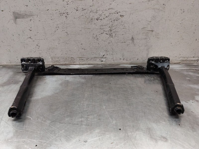 Recambio de travesaño inferior para citroën c4 grand picasso avatar referencia OEM IAM 890763800  