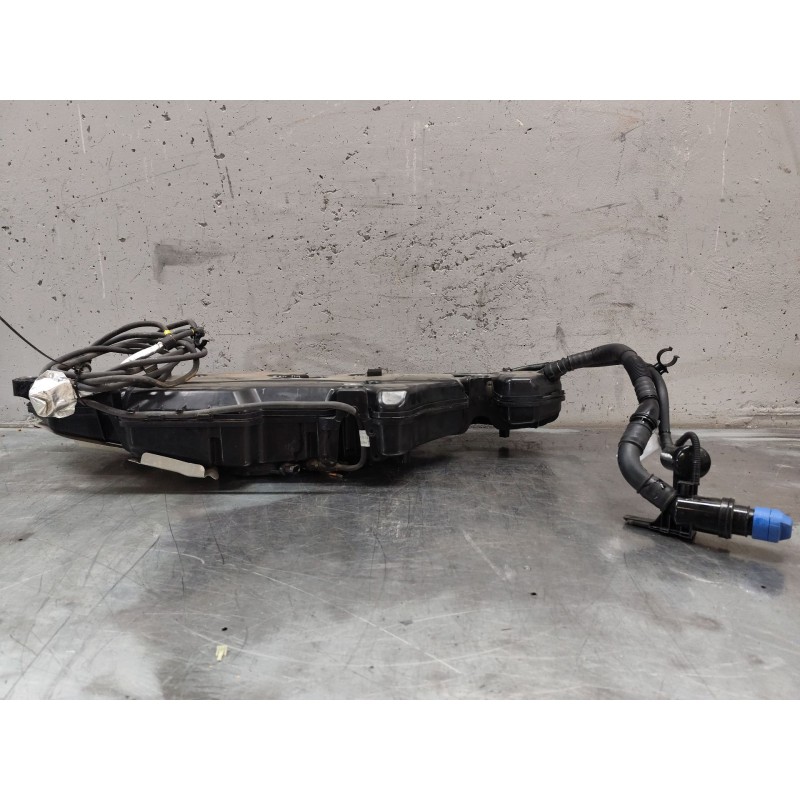 Recambio de deposito adblue para mercedes-benz gla (h247) gla 200 d (247.712) referencia OEM IAM A2474709002 A0994712500 