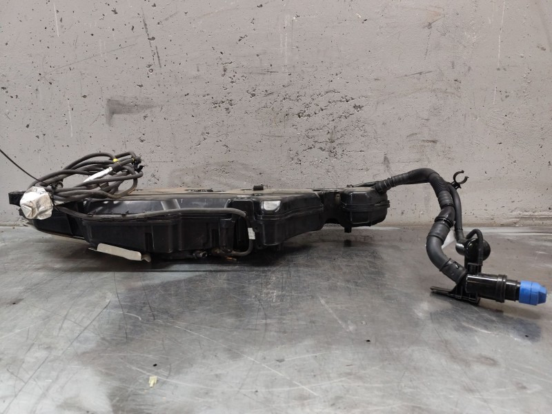 Recambio de deposito adblue para mercedes-benz gla (h247) gla 200 d (247.712) referencia OEM IAM A2474709002 A0994712500 