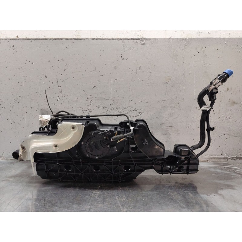 Recambio de deposito adblue para mercedes-benz gla (h247) gla 200 d (247.712) referencia OEM IAM A2474709002 A0994712500 