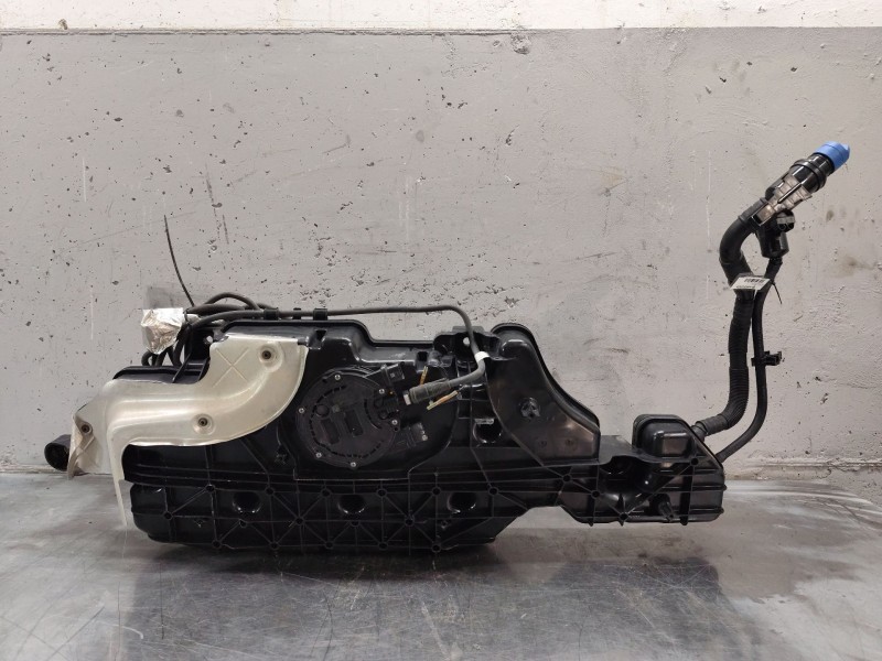 Recambio de deposito adblue para mercedes-benz gla (h247) gla 200 d (247.712) referencia OEM IAM A2474709002 A0994712500 