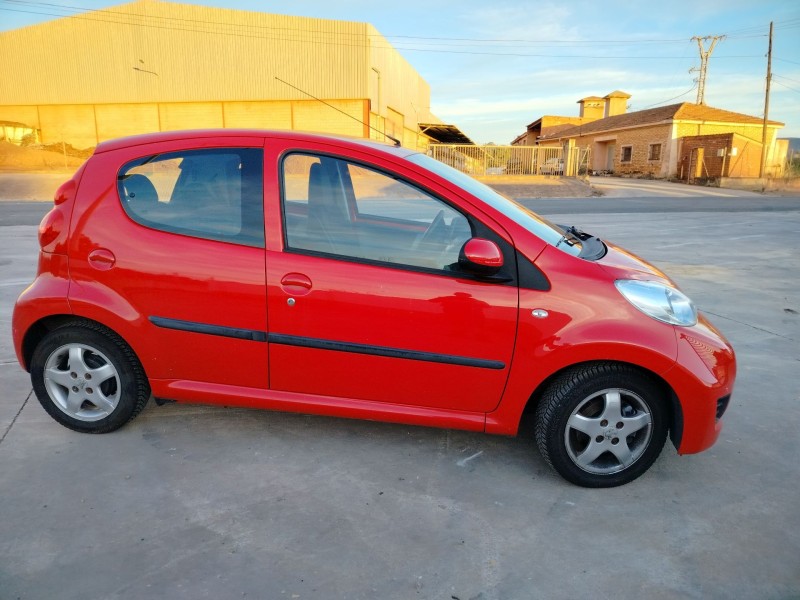 peugeot 107 del año 2005