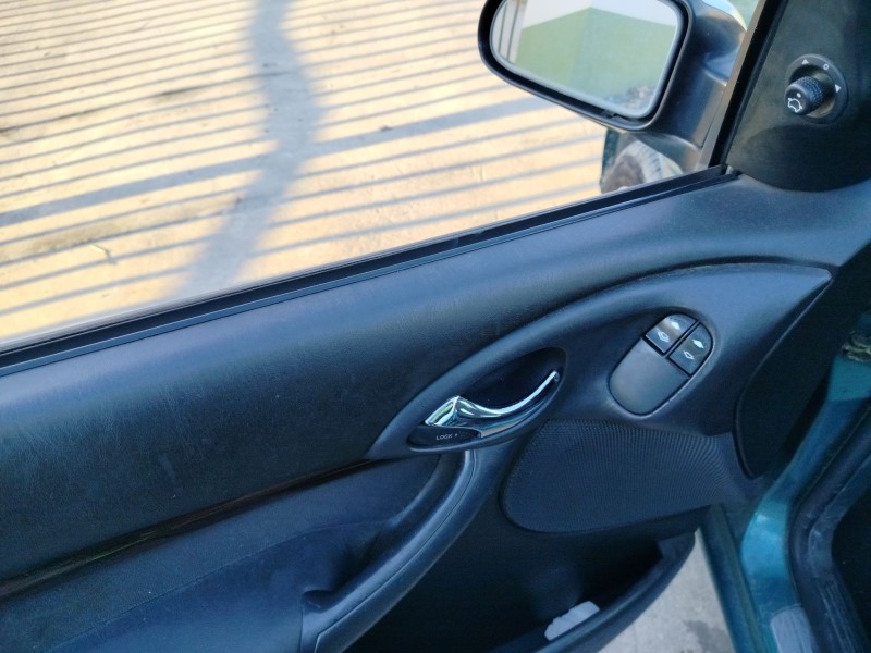 ford focus berlina (cak) del año 1999