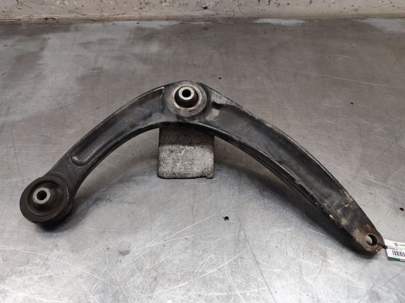 Recambio de brazo suspension inferior delantero izquierdo para citroën c4 lim. business referencia OEM IAM 823215  