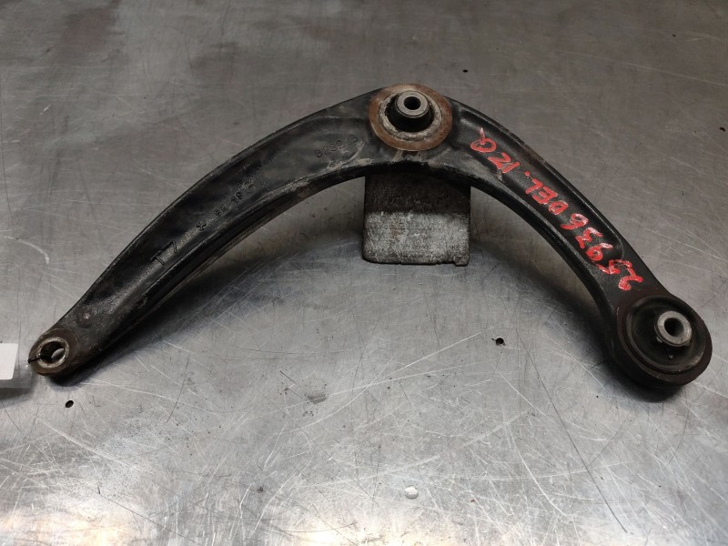 Recambio de brazo suspension inferior delantero izquierdo para citroën c4 lim. business referencia OEM IAM 823215  