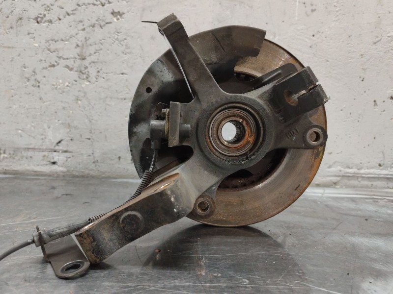 Recambio de mangueta delantera derecha para kia carnival ii (gq) 2.9 crdi referencia OEM IAM   