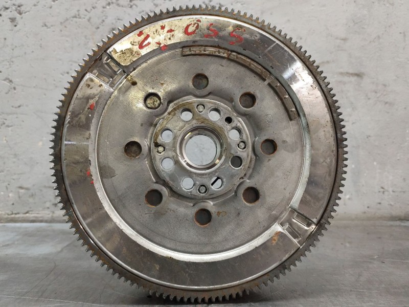 Recambio de volante motor para nissan qashqai ii (j11, j11_) 1.6 dci referencia OEM IAM   