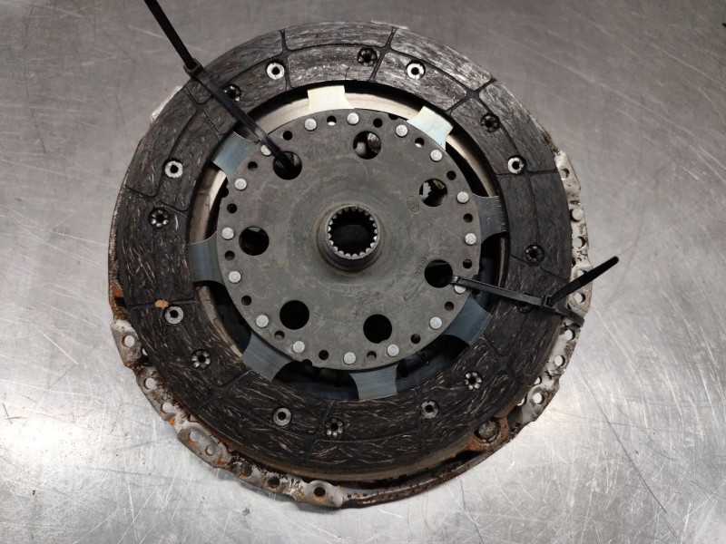 Recambio de kit embrague para nissan qashqai ii (j11, j11_) 1.6 dci referencia OEM IAM   