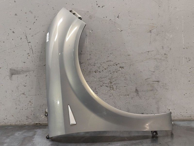 Recambio de aleta delantera derecha para renault scenic ii grand confort dynamique referencia OEM IAM   