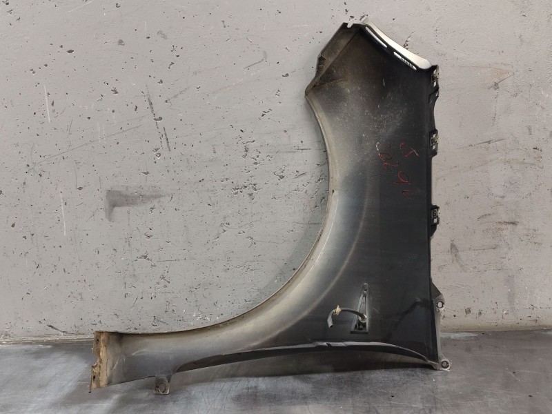 Recambio de aleta delantera derecha para renault scenic ii grand confort dynamique referencia OEM IAM   