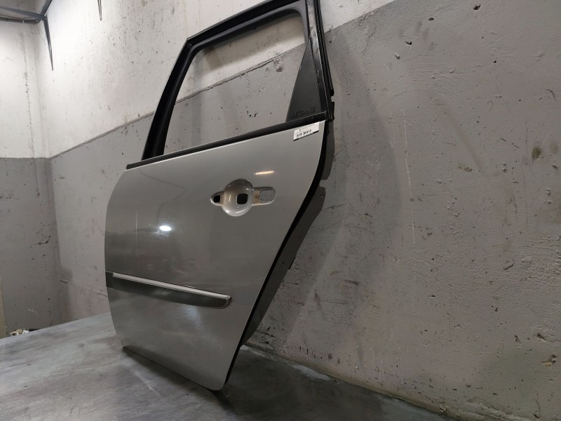 Recambio de puerta trasera izquierda para renault scenic ii grand confort dynamique referencia OEM IAM   