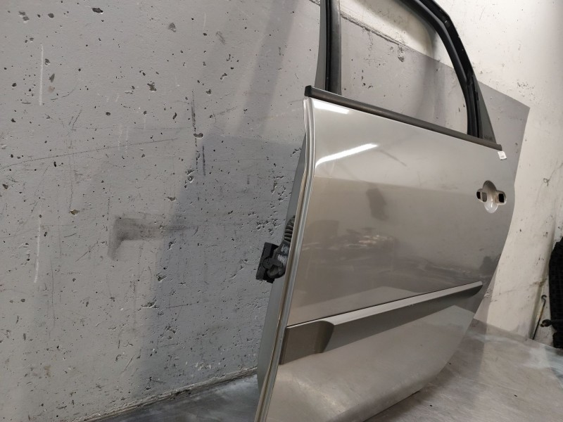 Recambio de puerta trasera izquierda para renault scenic ii grand confort dynamique referencia OEM IAM   