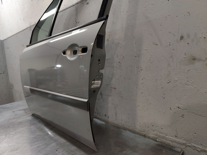 Recambio de puerta delantera izquierda para renault scenic ii grand confort dynamique referencia OEM IAM   